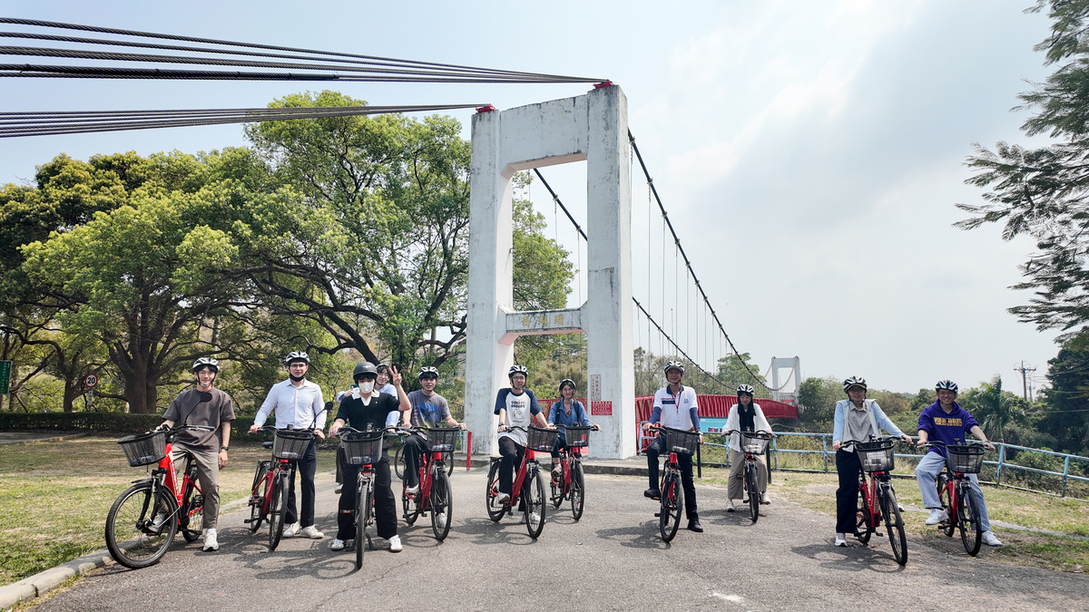 圖五 參訪嘉南管理處烏山頭水庫環境教育園區及水圳綠道（珊瑚橋）騎乘自行車