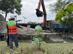 Large machinery hanging space bag