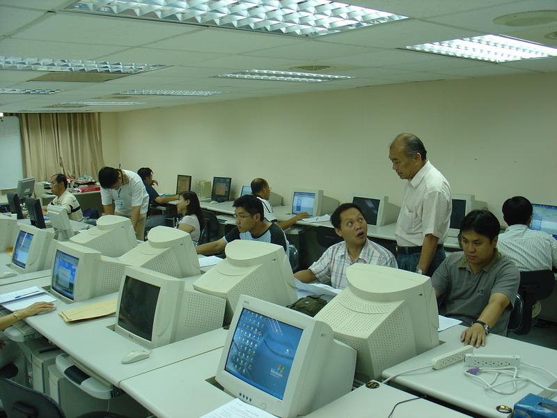 高雄水利會98年第二場次電腦教育訓練_Quantum GIS基本操作與運用