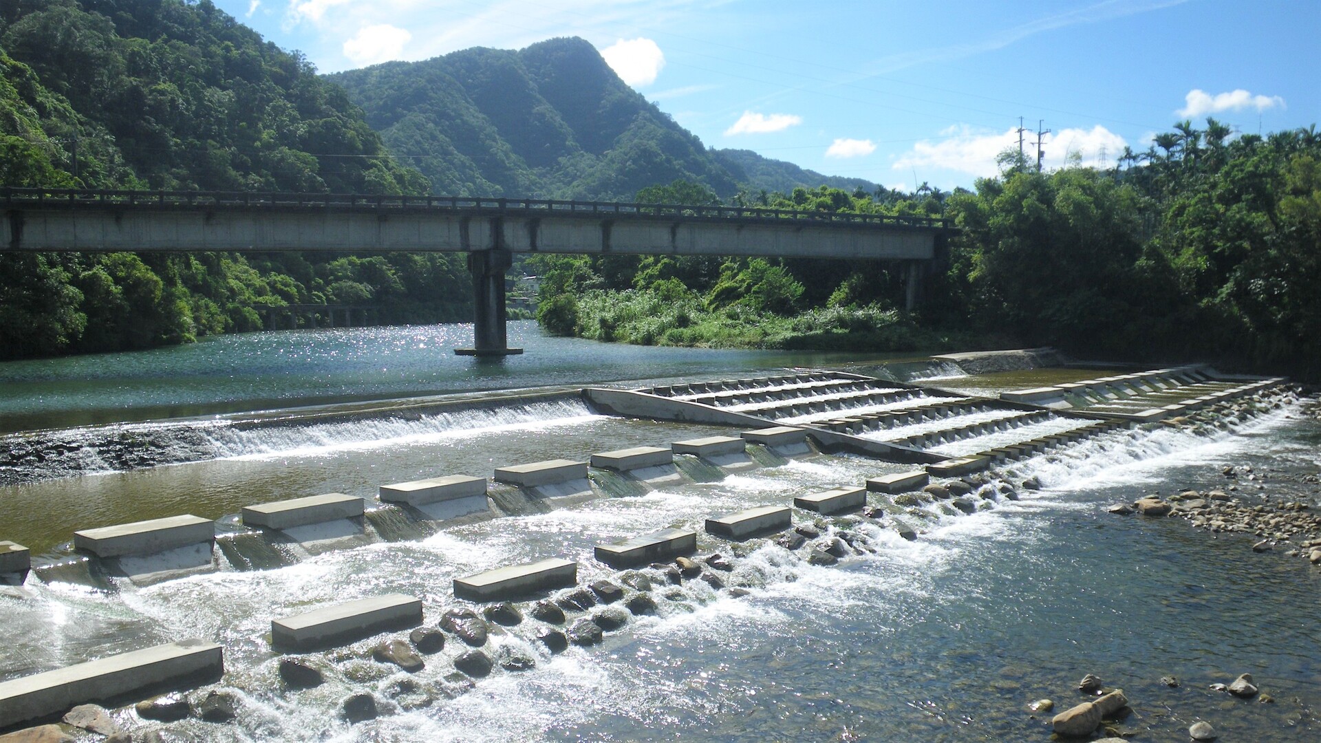 八股三圳攔河堰風景