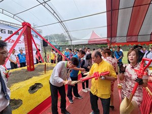 圖2-苗栗縣苑裡鎮石鎮農地重劃開工動鏟
