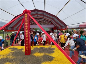 圖3-苗栗縣苑裡鎮石鎮農地重劃開工動鏟