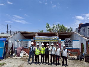 圖2、農水署蔡昇甫署長感謝瀚尊營造免費幫弱勢受災戶修繕房舍