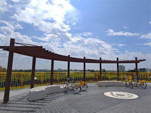 圖3、朴子溪渡槽周邊遮陽架及休憩座椅