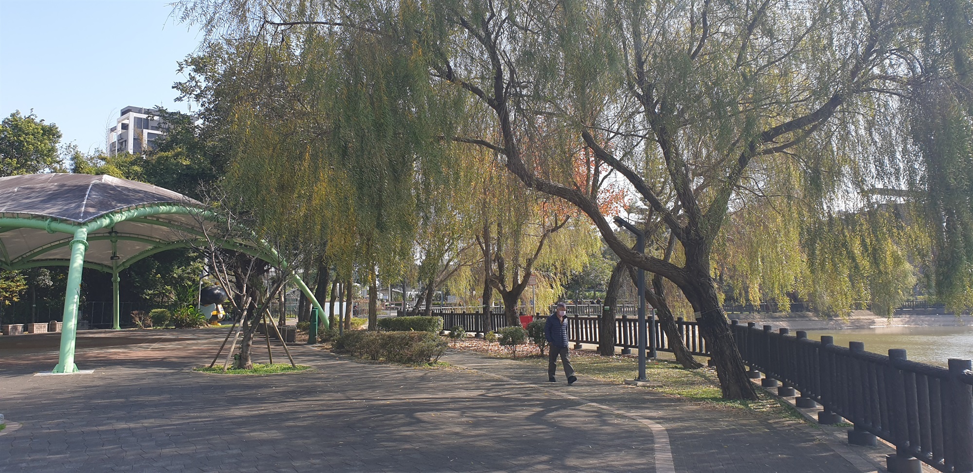 埤塘周邊公園化