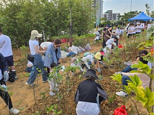 圖4、安聯人壽與農田水利署攜手種下綠色希望，共築在地情感與永續未來