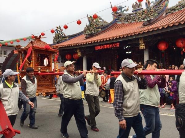 參與地方習俗「走尪」活動