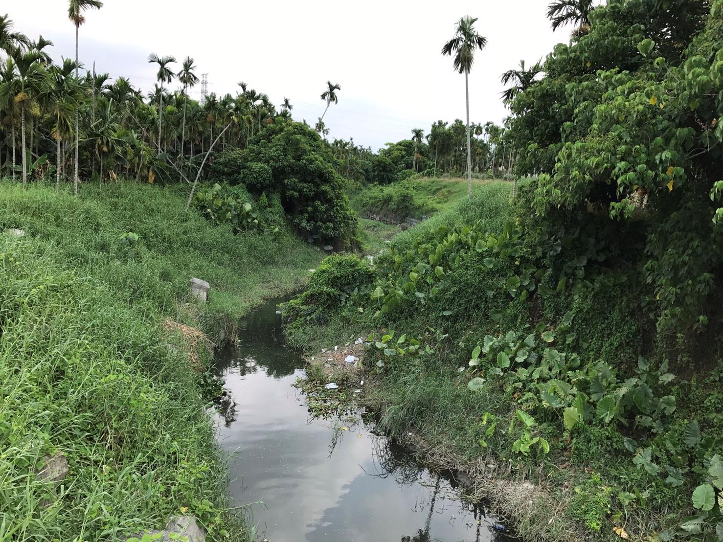 106年度「農地重劃區緊急農水路改善-水利會執行部分」計畫工程計5件，3件完工中，2件停工中