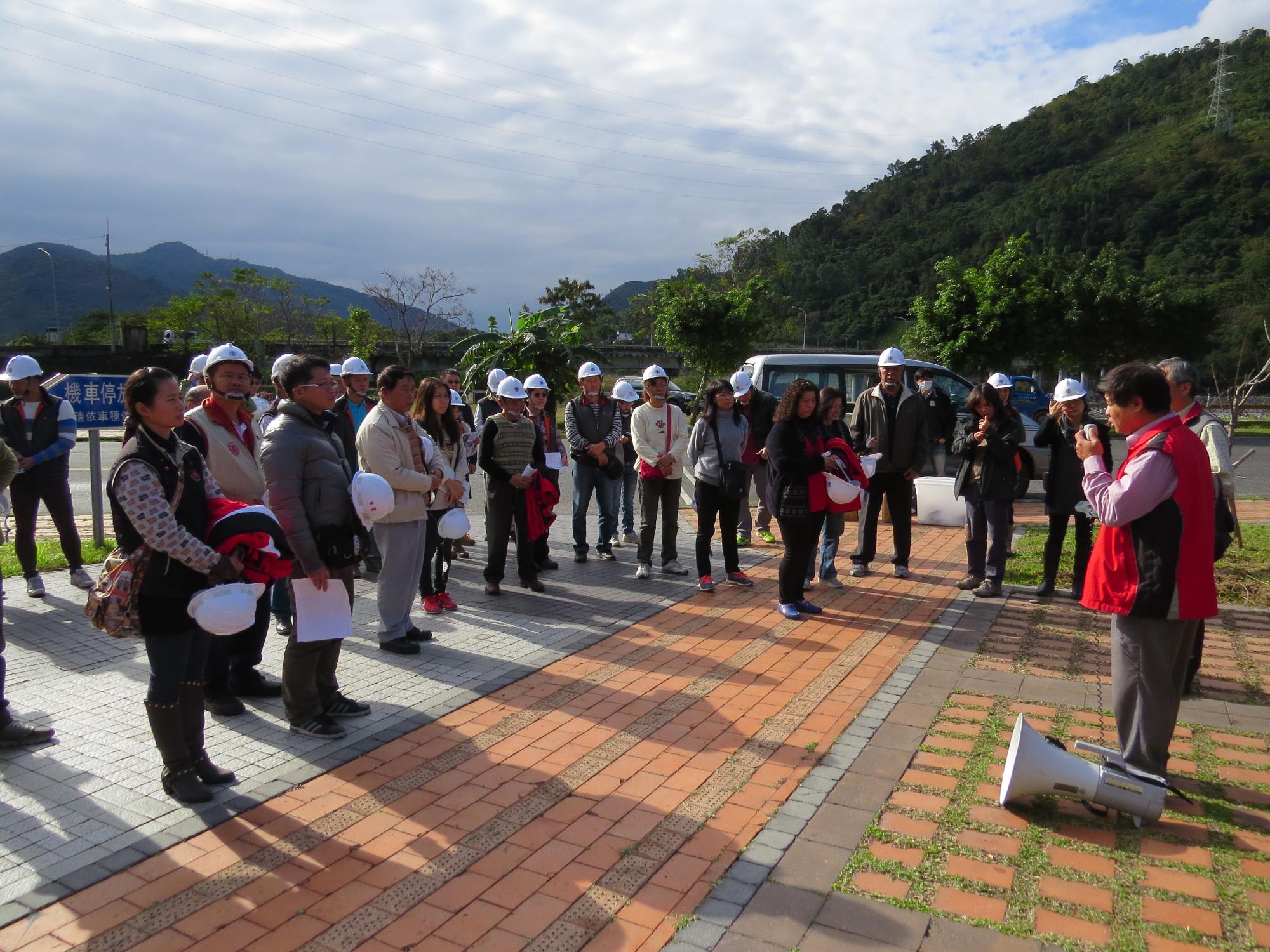 1月13日員工參訪龍溪發電廠