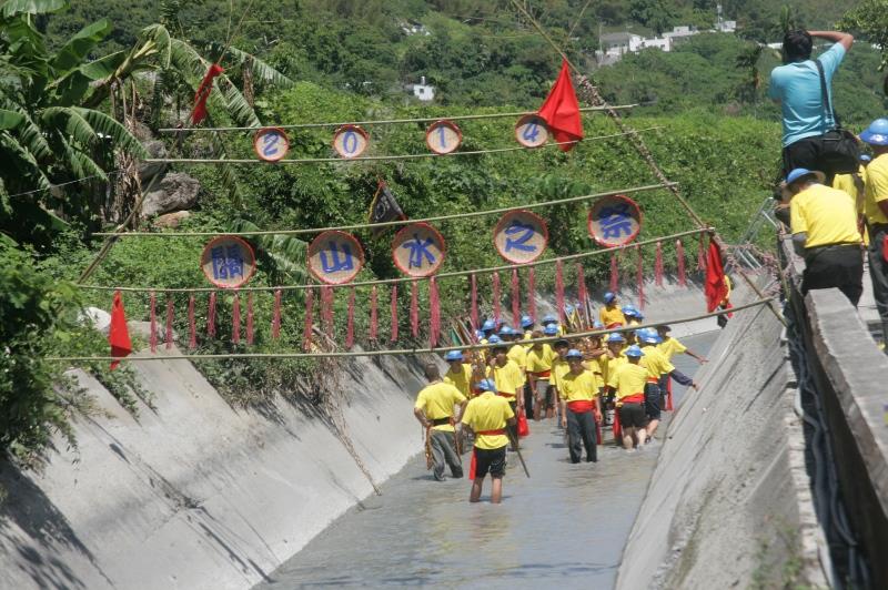 台東農田水利會於103年8月15日舉辦「2014關山水之祭」跑水活動