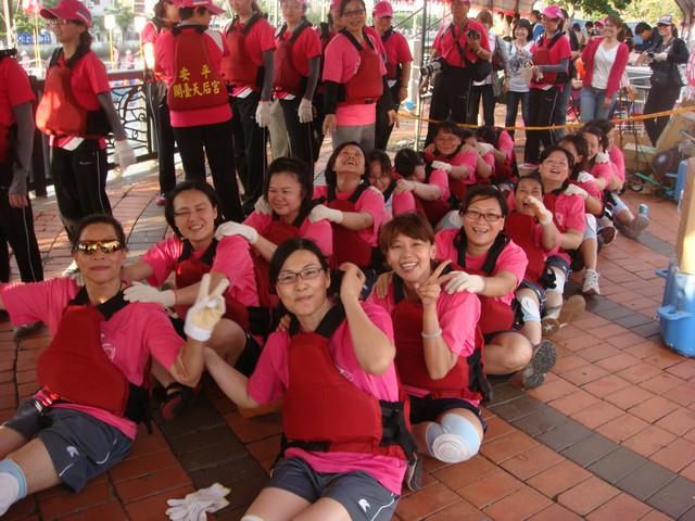 參加「2012年台南市國際龍舟錦標賽」