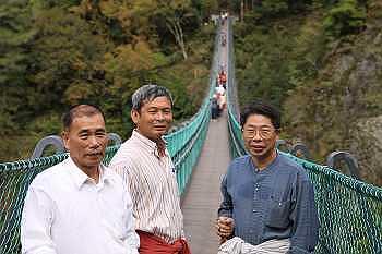 會務委員奧萬大賞楓